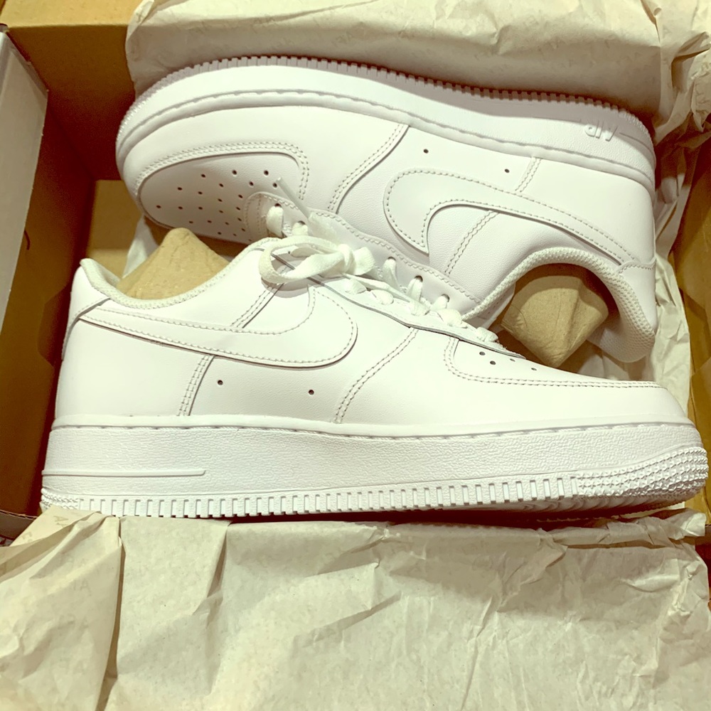 Nike Air Force One ‘07 women’s 7.5